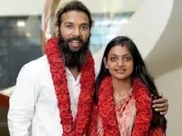 మోనాలీసా భర్తకు ఊరట!