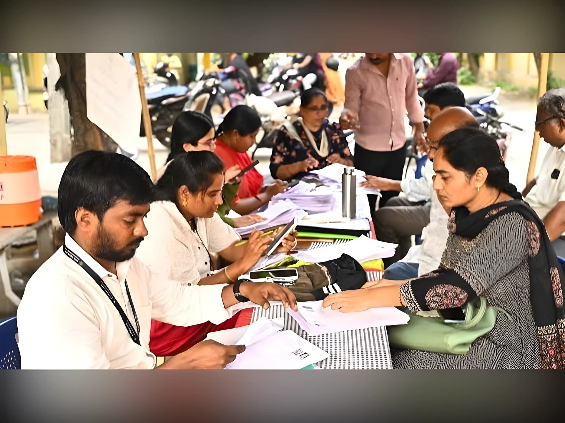 ఏపీ ఓటర్లకు అలర్ట్.. లిస్ట్లో తప్పులుంటే చెప్పండి