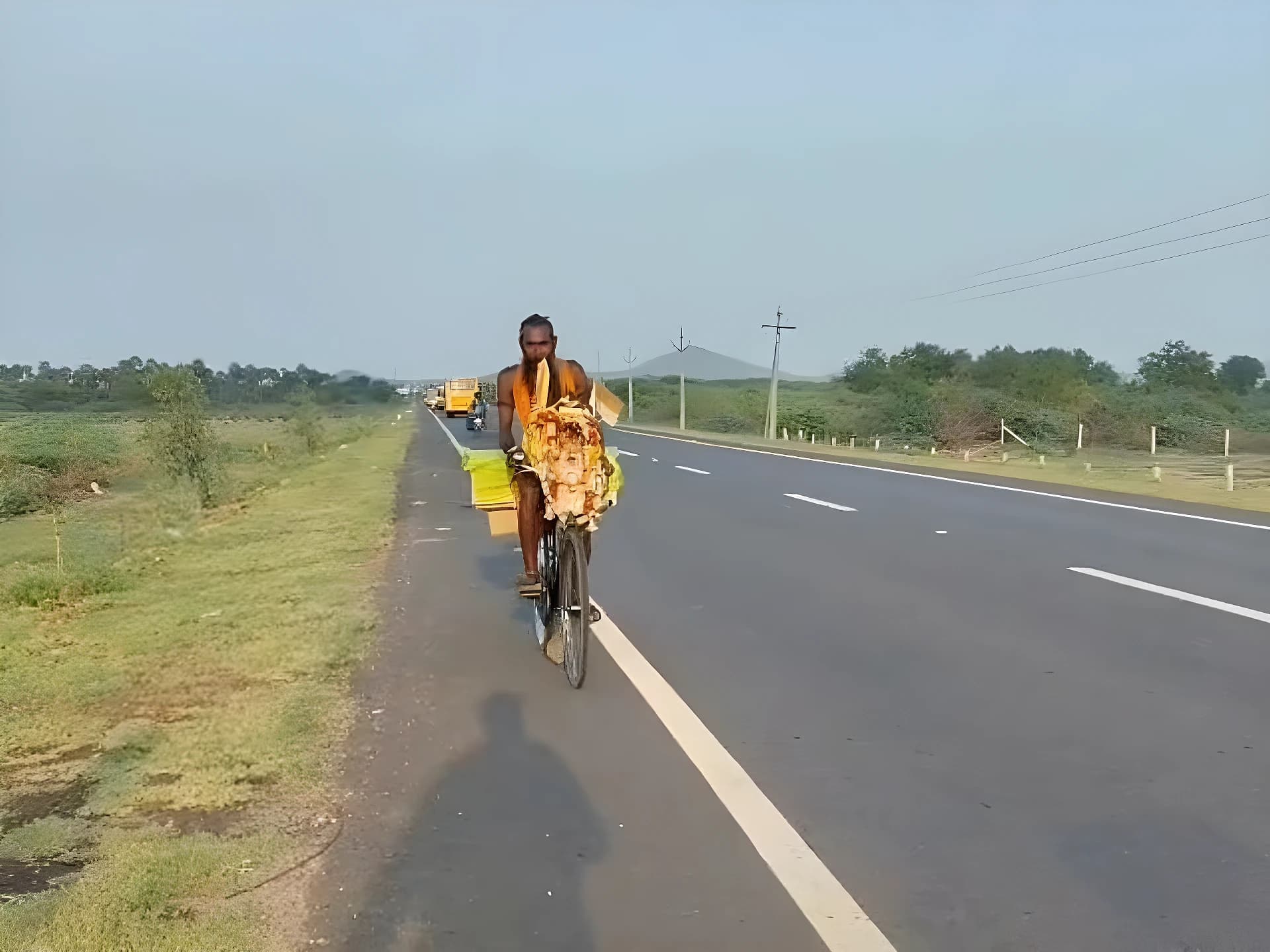 సైకిల్పైనే జ్యోతిర్లింగాల దర్శనం!
