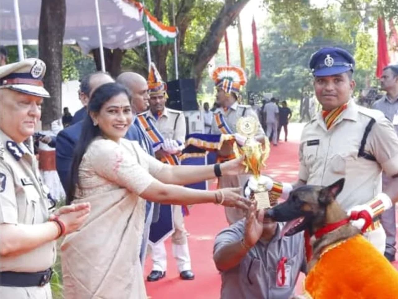 అమరావతిలో పోలీస్ డాగ్స్ పాసింగ్ అవుట్ పరేడ్