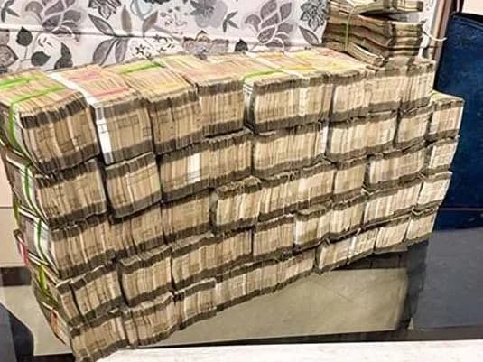తమిళనాడు' లో .. రూ.1200 కోట్లకు పైగా .. సొమ్ము 'సీజ్'.