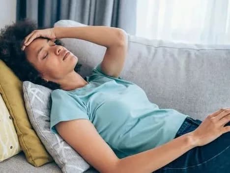 సమ్మర్లో వికారం, వాంతులా? ఇలా చేయండి!