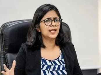 కేజ్రీవాల్పై స్వాతి మాలివాల్ ఫైర్.. నన్ను రౌడీలతో కొట్టించారు!
