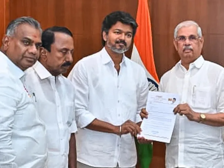 బలనిరూపణ రాజ్ భవన్ లో జరగాలా ? : పూంచీ కమిషన్ ఏం చెబుతోంది?