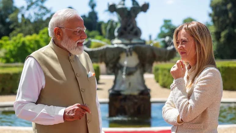 హిందీ స్పీచ్ తో సర్ ప్రైజ్ చేసిన ఇటలీ ప్రధాని !!