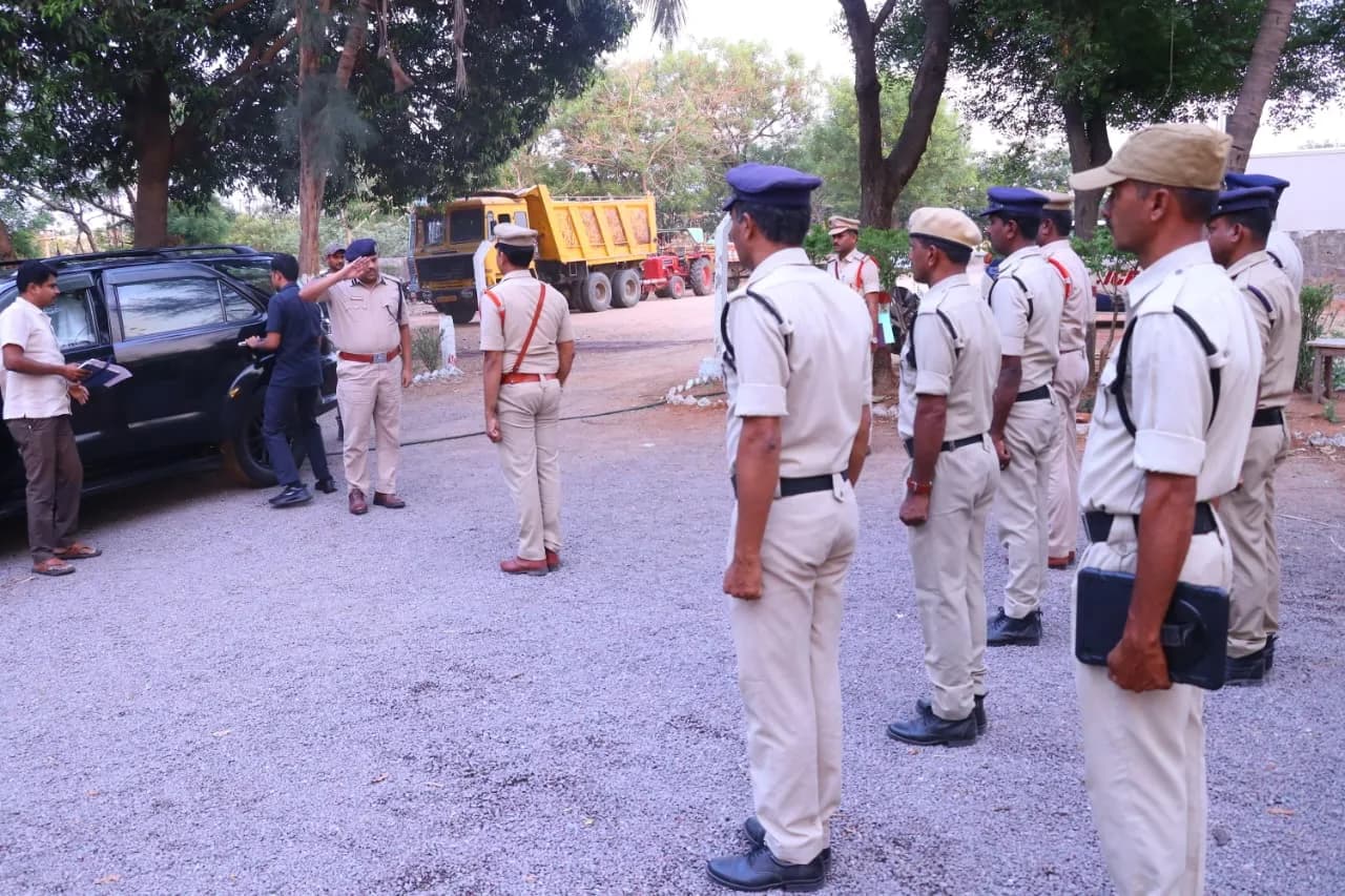 పెండింగ్ కేసుల్లో దర్యాప్తు వేగవంతం చేయాలి: ఎస్పీ