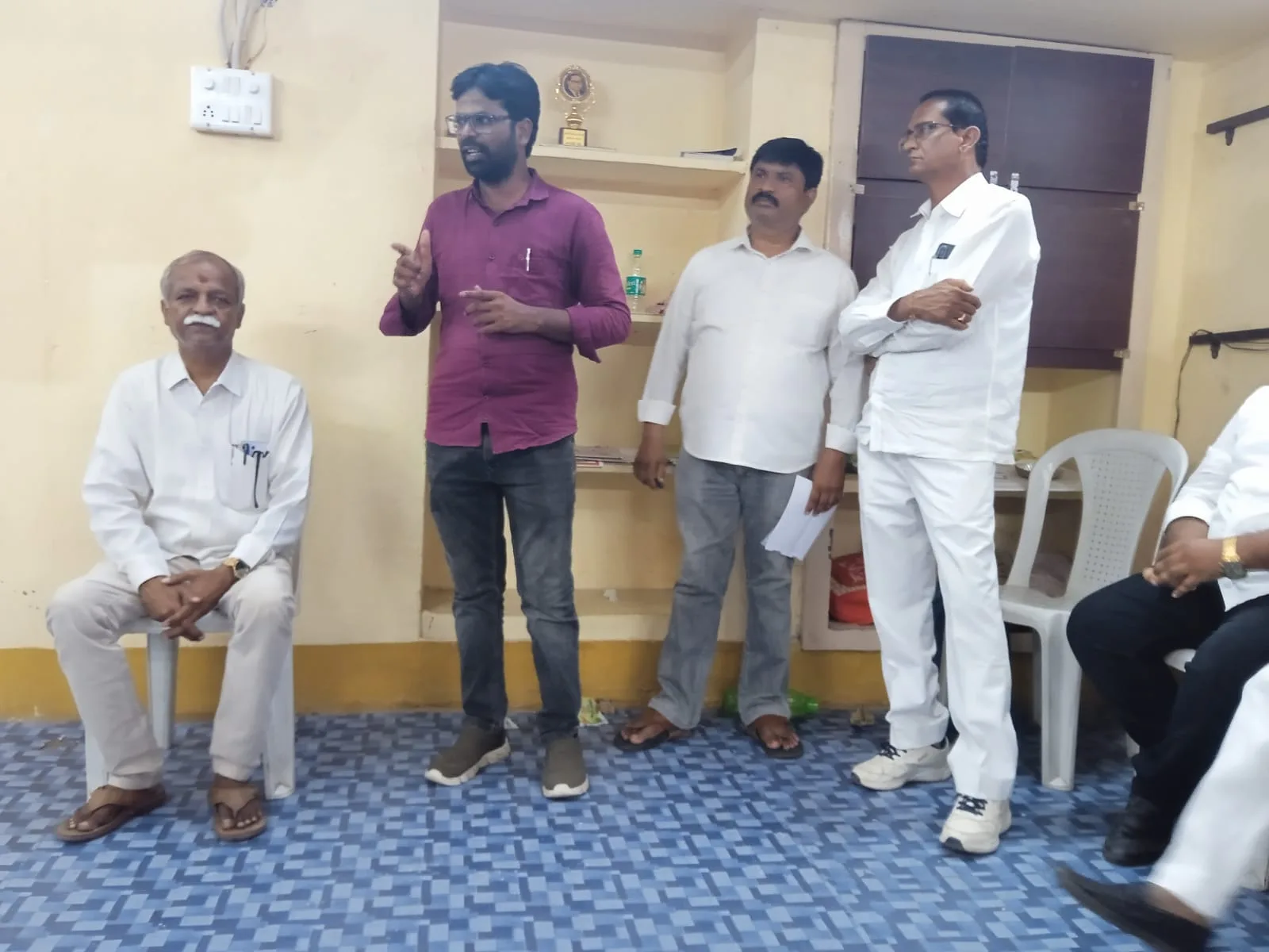 'ఉద్యమకారులకు ఇచ్చిన హామీలు అమలుచేయాలి'