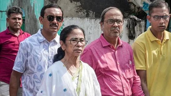 కోల్కతాలో మమతా బెనర్జీ మెగా ధర్నా!