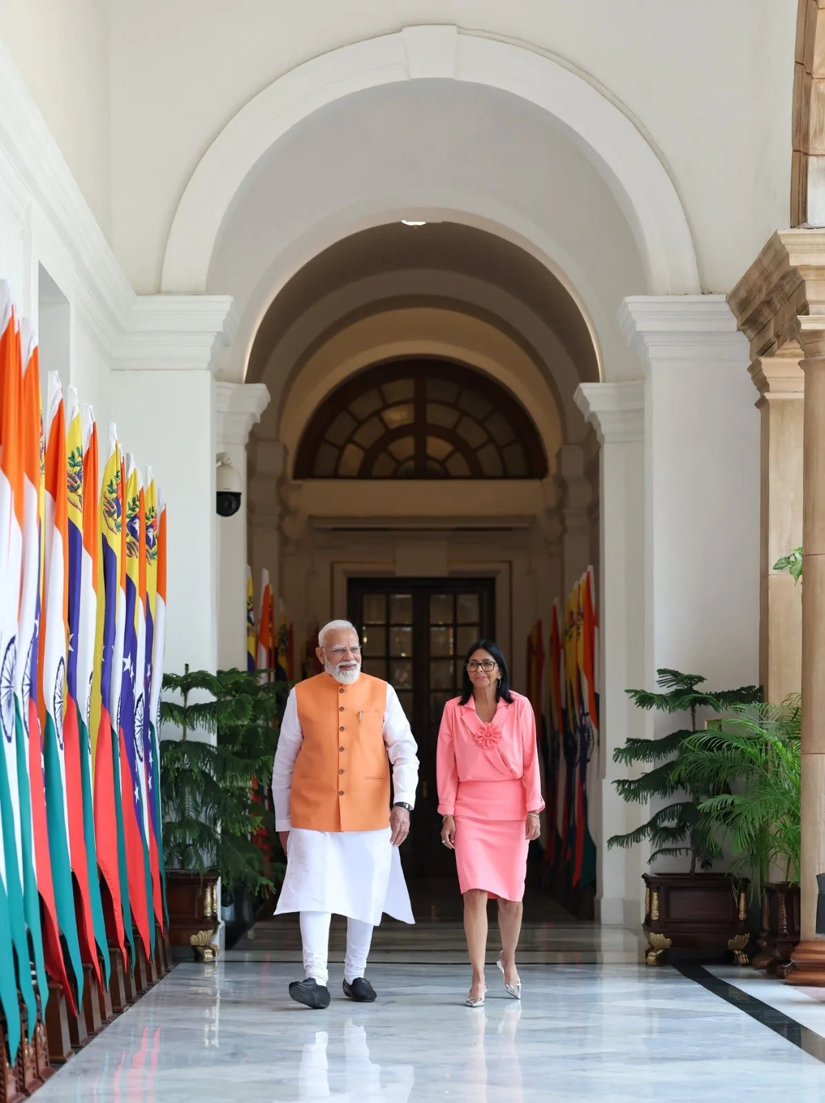 వెనిజులా ప్రెసిడెంట్తో PM మోదీ..