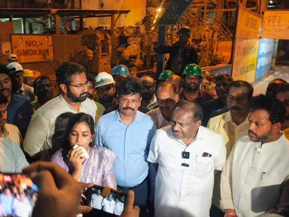 మృతుల కుటుంబాలకు రూ. 25 లక్షల పరిహారం