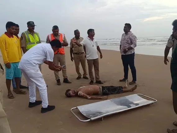 విశాఖ బీచ్లో యువకుడు గల్లంతు