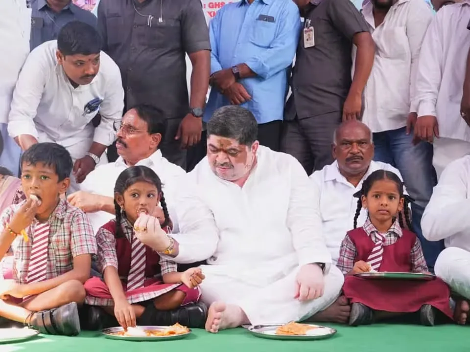 అన్నీ ప్రభుత్వ పాఠశాలల్లో బ్రేక్ఫాస్ట్