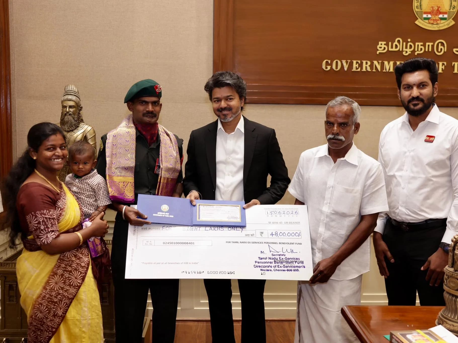 ఆర్మీ ఆఫీసర్కి CM విజయ్ బంపర్ ఆఫర్!