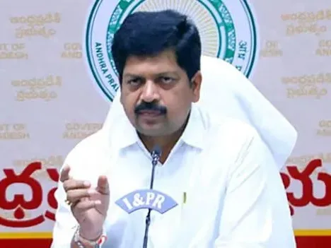 రాష్ట్ర ఆదాయం తెలంగాణకు పోయింది: కొల్లు రవీంద్ర