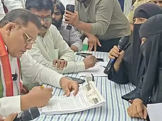 స్పాట్లోనే 50 ప్రాబ్లమ్స్ సాల్వ్ చేసిన మంత్రి!