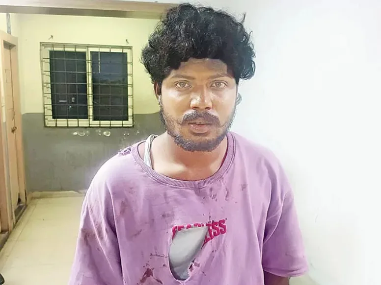 అమెజాన్లో కత్తి తెప్పించుకుని ప్రేమోన్మాది దాష్టికం