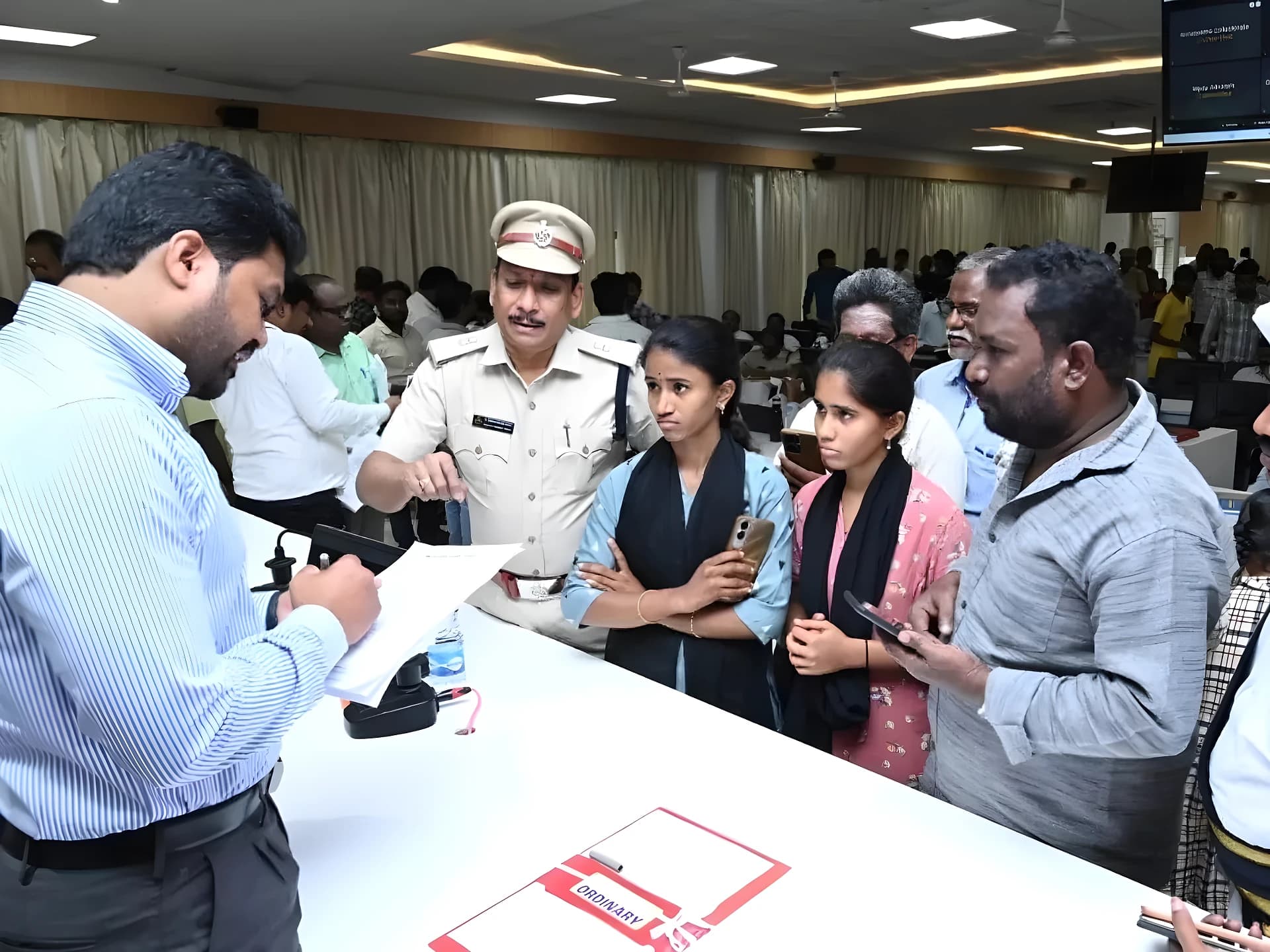 తండ్రి లేని ఆడపిల్లలకు అండగా నిలిచిన కలెక్టర్