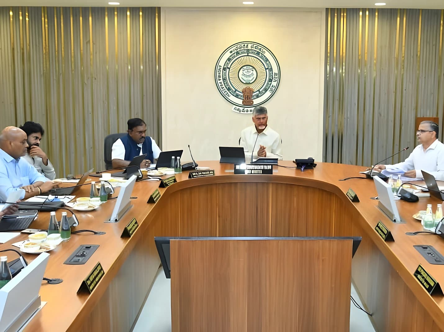 కీలక ప్రాజెక్టులకు AP కేబినెట్ ఆమోదం