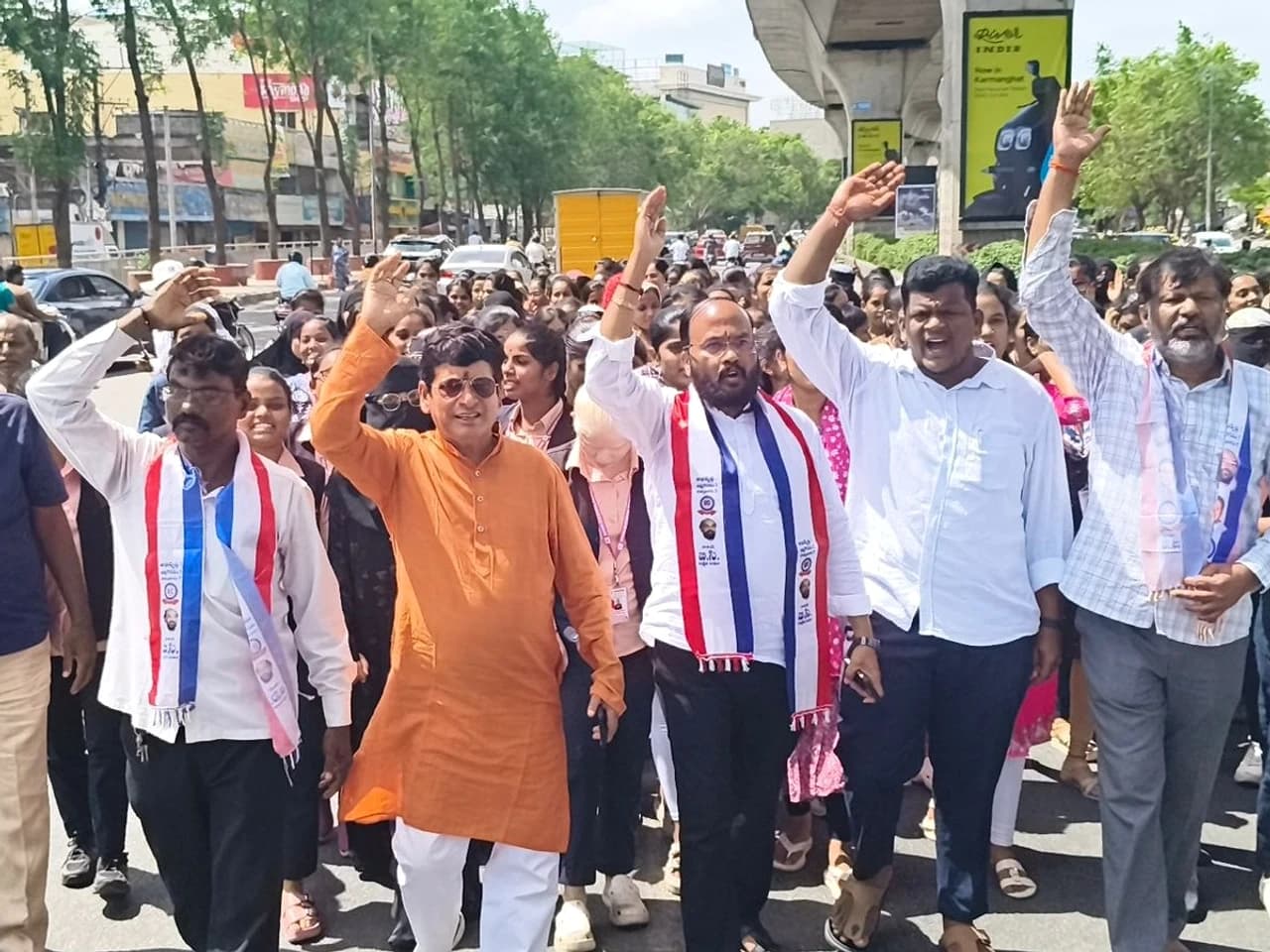విద్యార్థుల భవిష్యత్తుతో ఆటలొద్దు