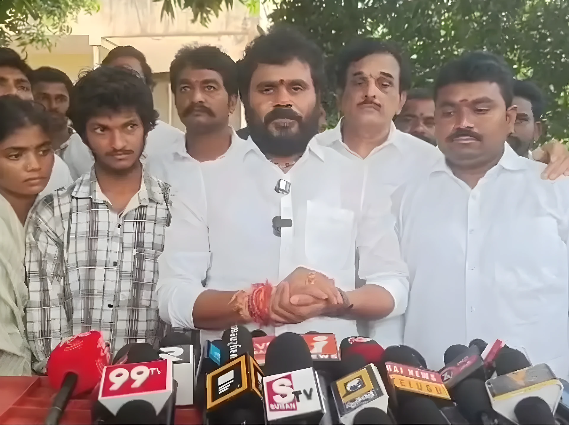 నైతిక బాధ్యతతో పవన్ తప్పుకోవాలి