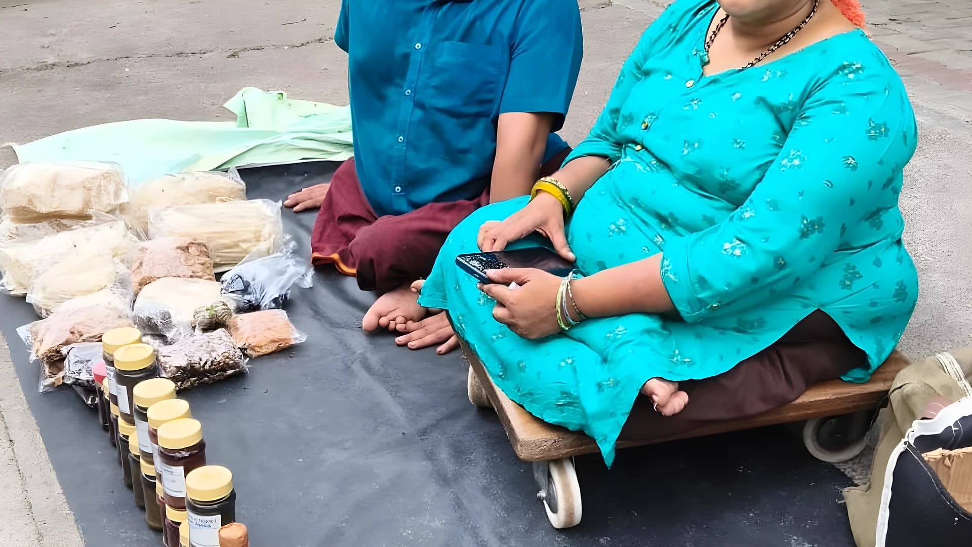 మడిపాక్కంలో సరస్సు దగ్గర స్నాక్ స్టాల్కు అదమ్యమైన స్ఫూర్తి