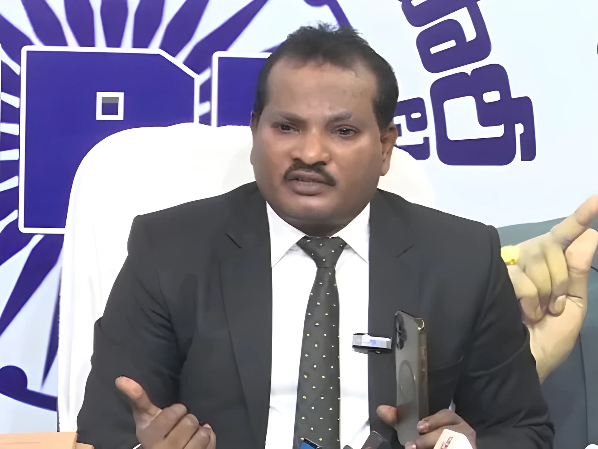 బ్రేకింగ్ న్యూస్: జడ శ్రవణ్పై పోలీస్ కంప్లైంట్!