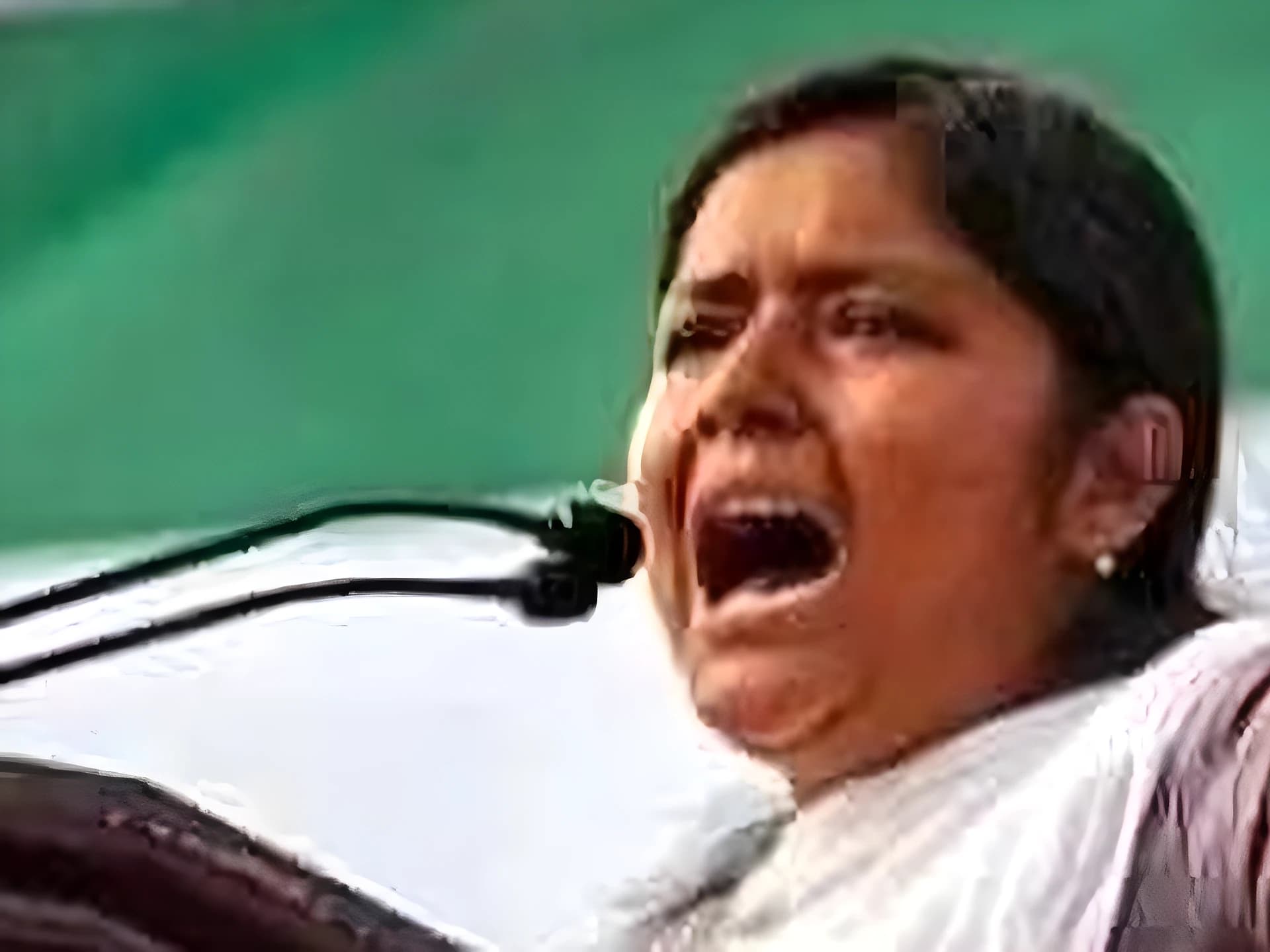 సీపీఐ(ఎం) మహిళా నేతపై కోడిగుడ్లతో దాడి