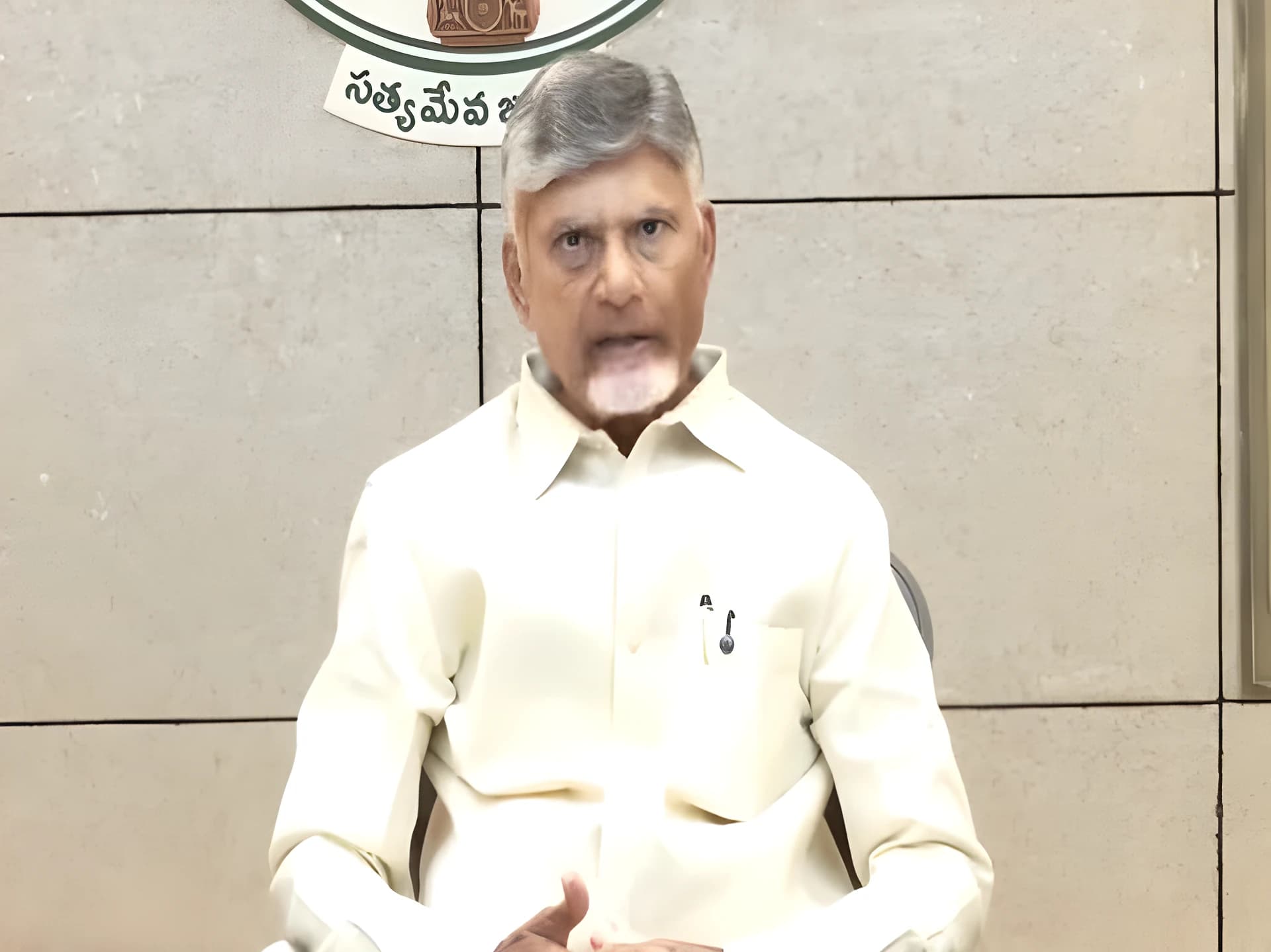 భూములకు పూర్తి భద్రత.. రాజముద్రతో పాస్బుక్స్