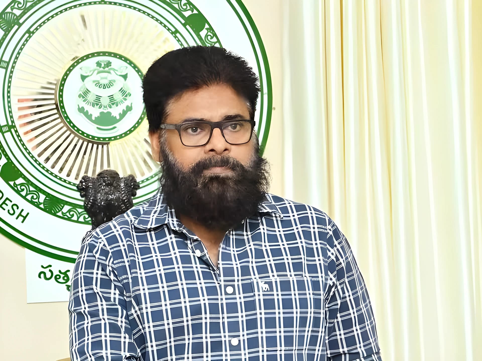పవన్ కల్యాణ్కు సర్జరీ సక్సెస్!