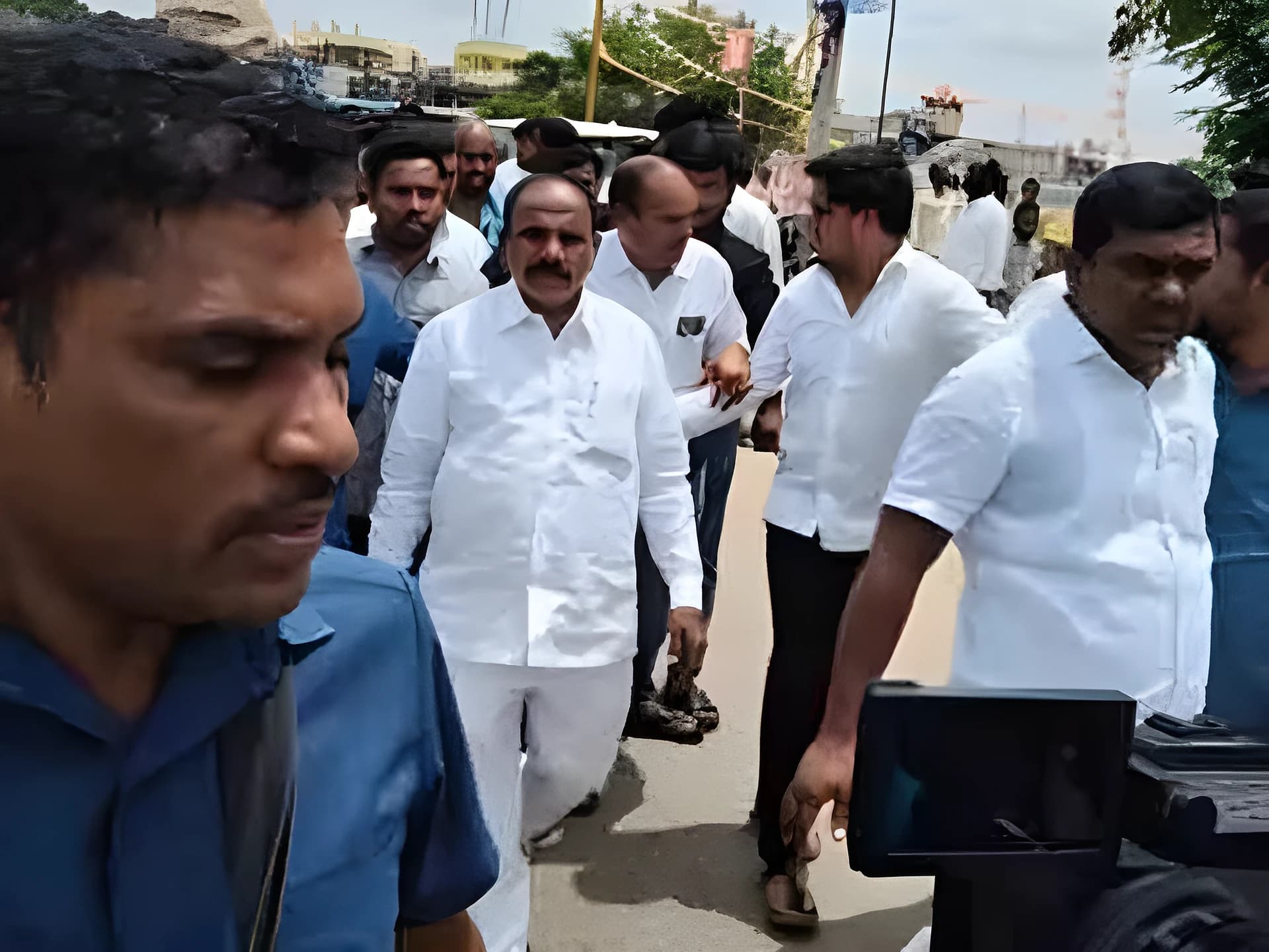 ఆరుగురి హత్య ఘటన.. SI రమేష్ సస్పెండ్