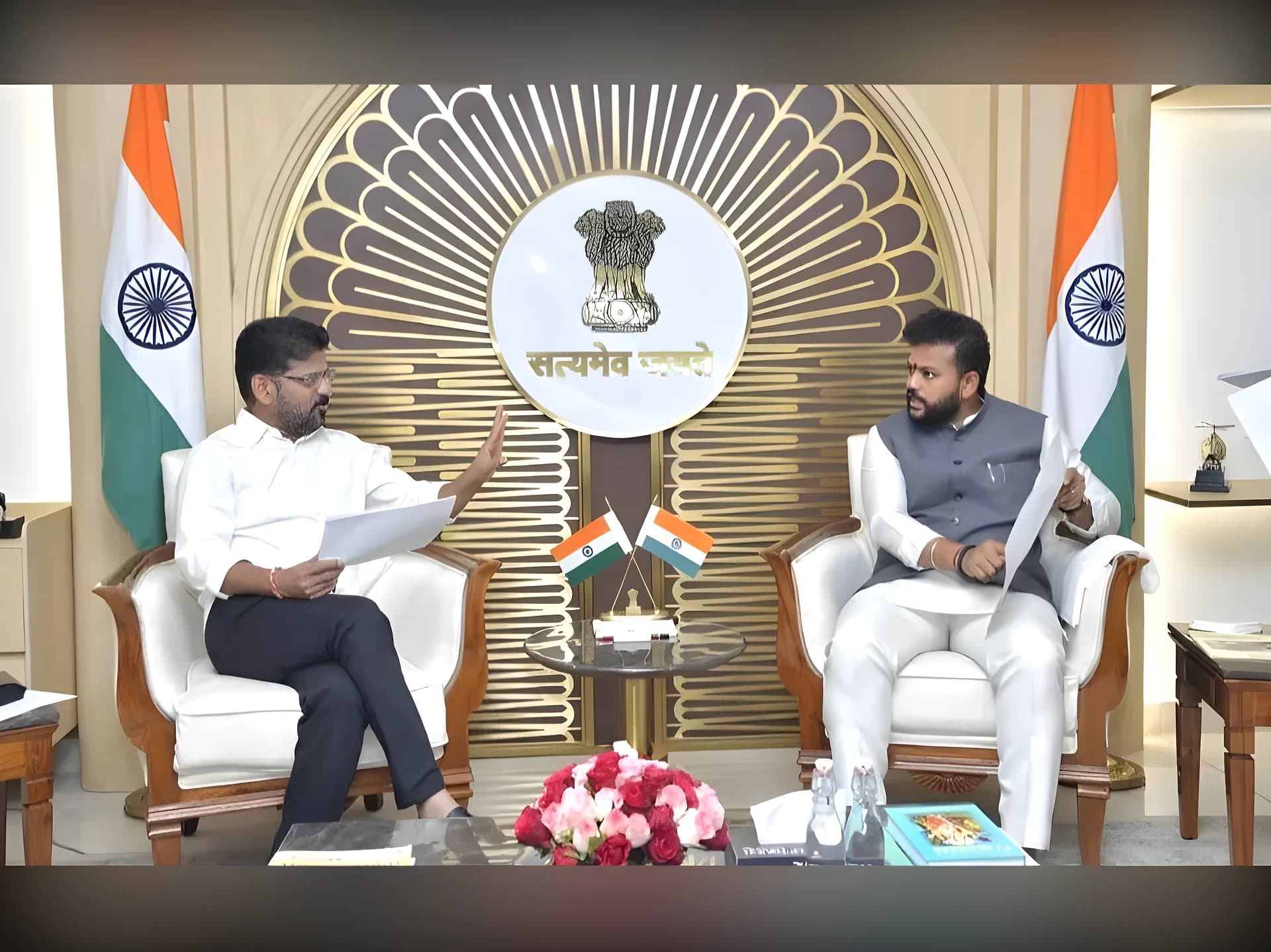 కాకతీయ వైభవాన్ని గుర్తుచేసేలా ఎయిర్పోర్ట్