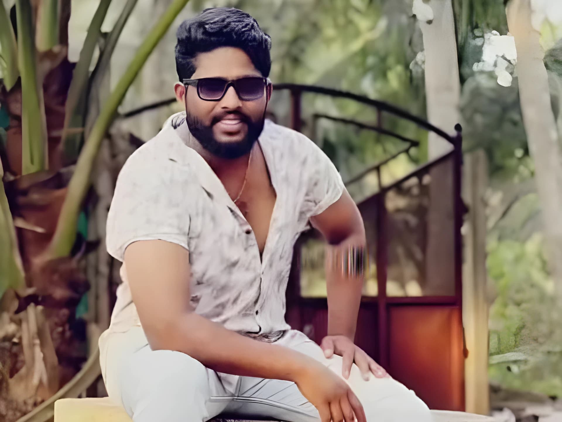 యువకుడు దారుణ హత్య