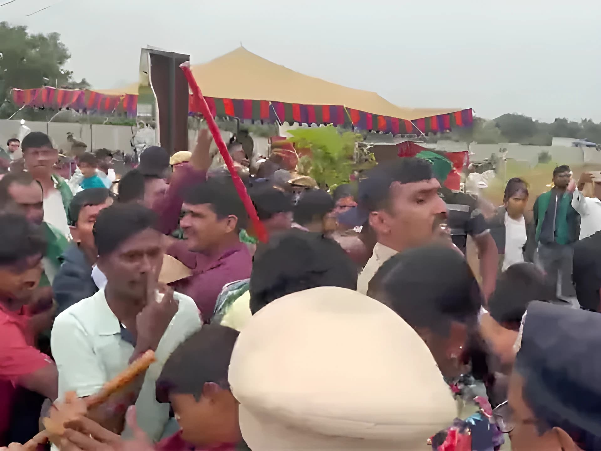 బహదూర్గూడలో హైటెన్షన్