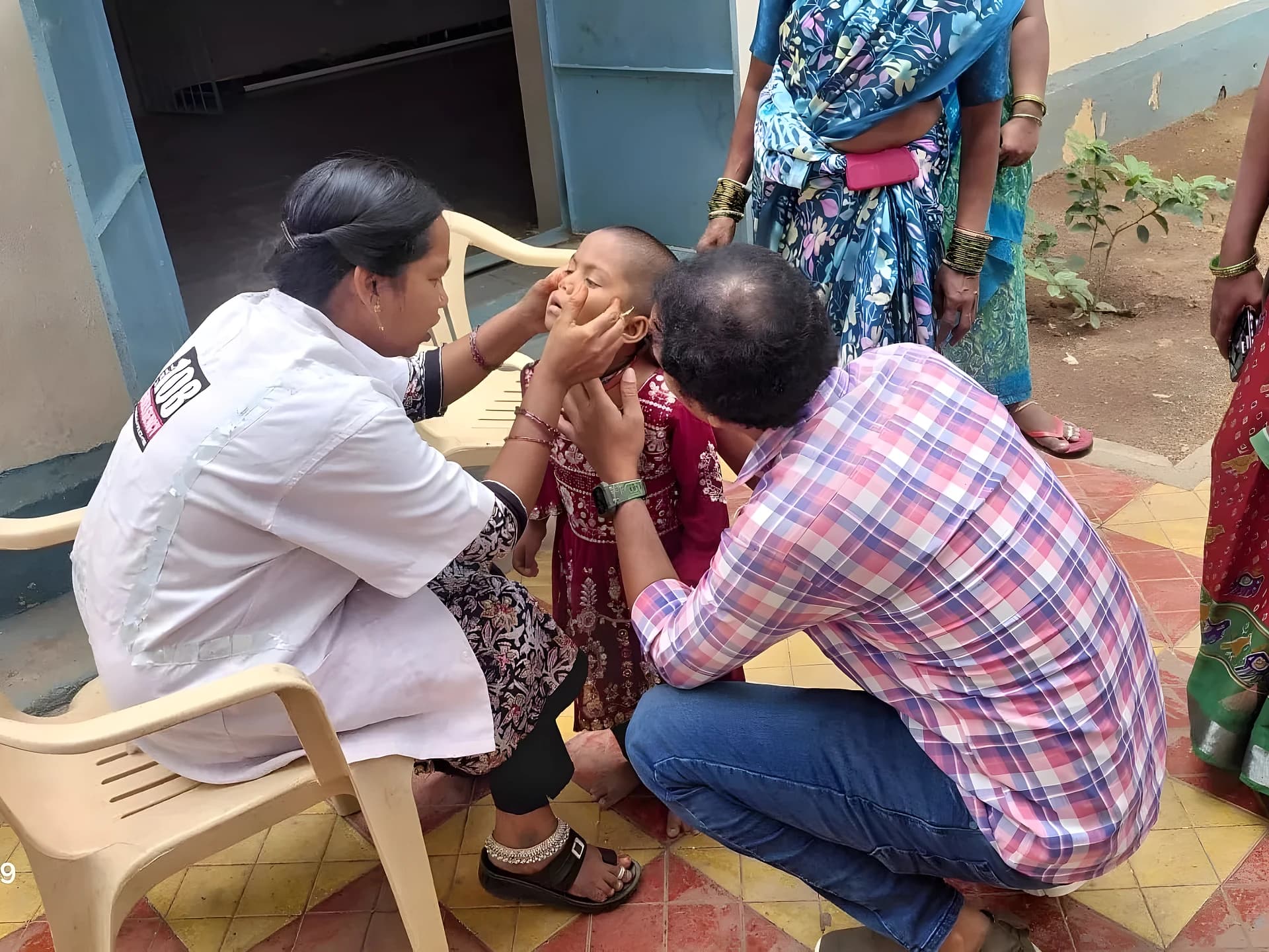 చిన్నారి ముక్కులో చాక్పీస్