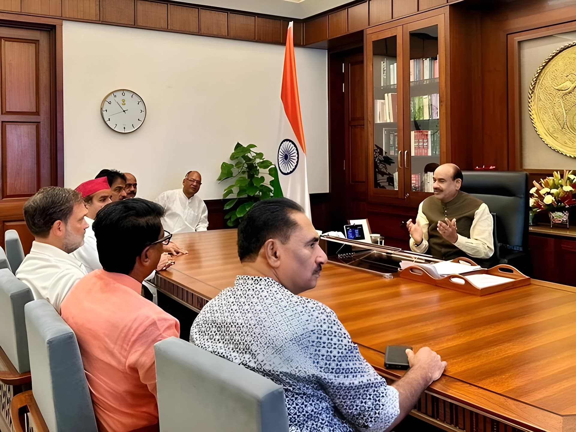 స్టూడెంట్స్పై దాడికి సమాధానం చెప్పాల్సిందే- రాహుల్ గాంధీ