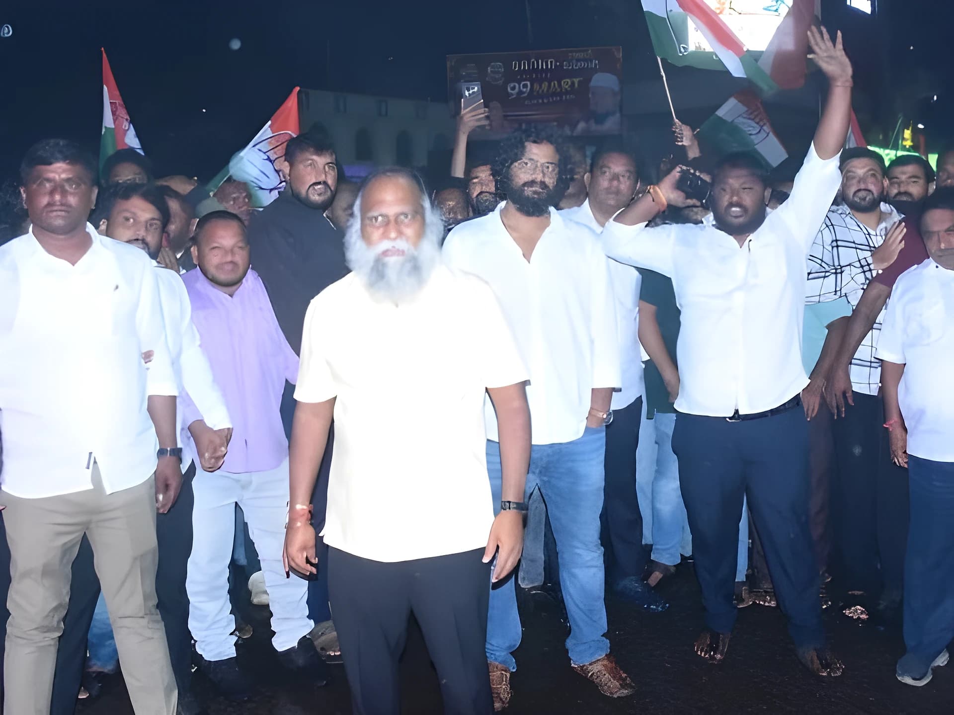 నేషనల్ హైవేపై రాస్తారోకో.. జగ్గారెడ్డి అరెస్ట్