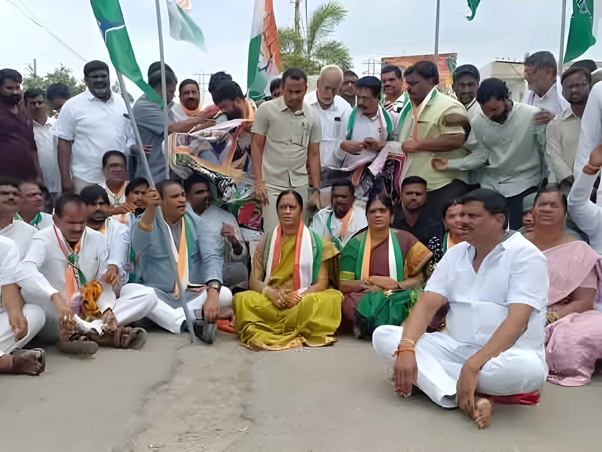 విద్యార్థుల జీవితాలతో చెలగాటం ఆడొద్దు
