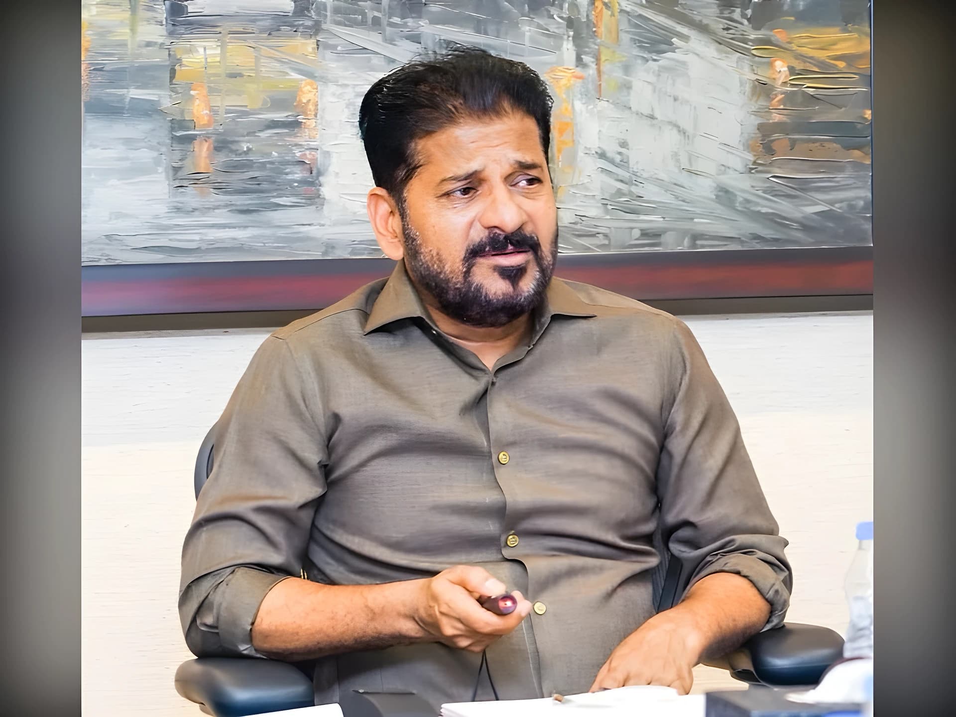 ఇందిరమ్మ ఇండ్లు జనావాసాల పరిధిలోనే ఉండాలి: రేవంత్ రెడ్డి