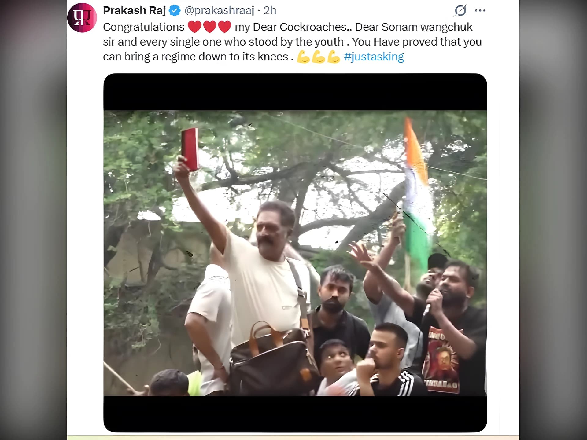యువత ప్రభుత్వాన్ని మోకరిల్లేలా చేయగలరు: నటుడు ప్రకాష్ రాజ్