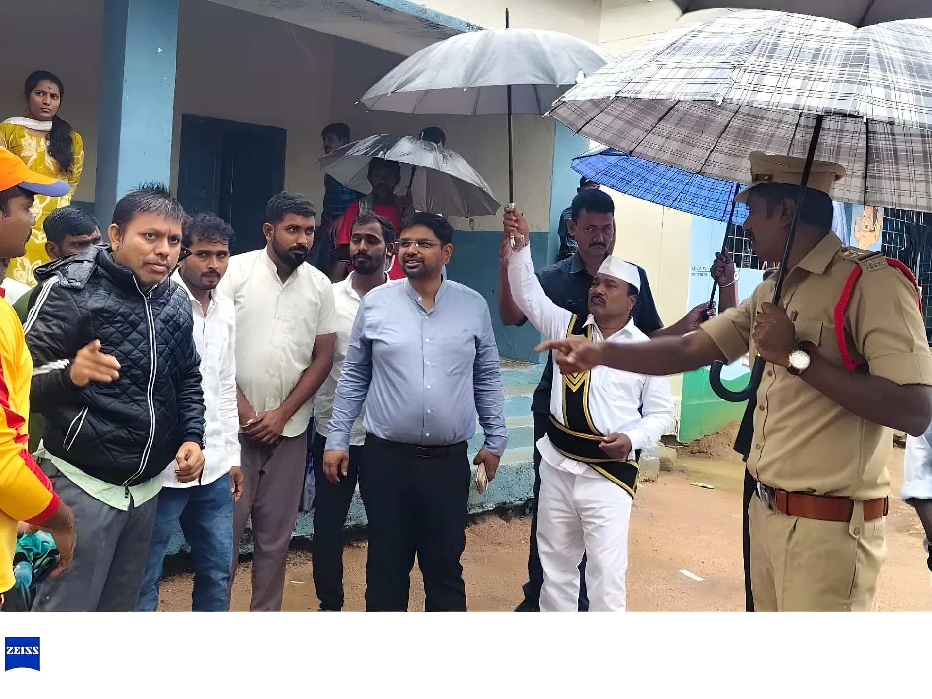 ప్రాణహిత, గోదావరి నదుల ఉగ్రరూపం.. హైఅలర్ట్