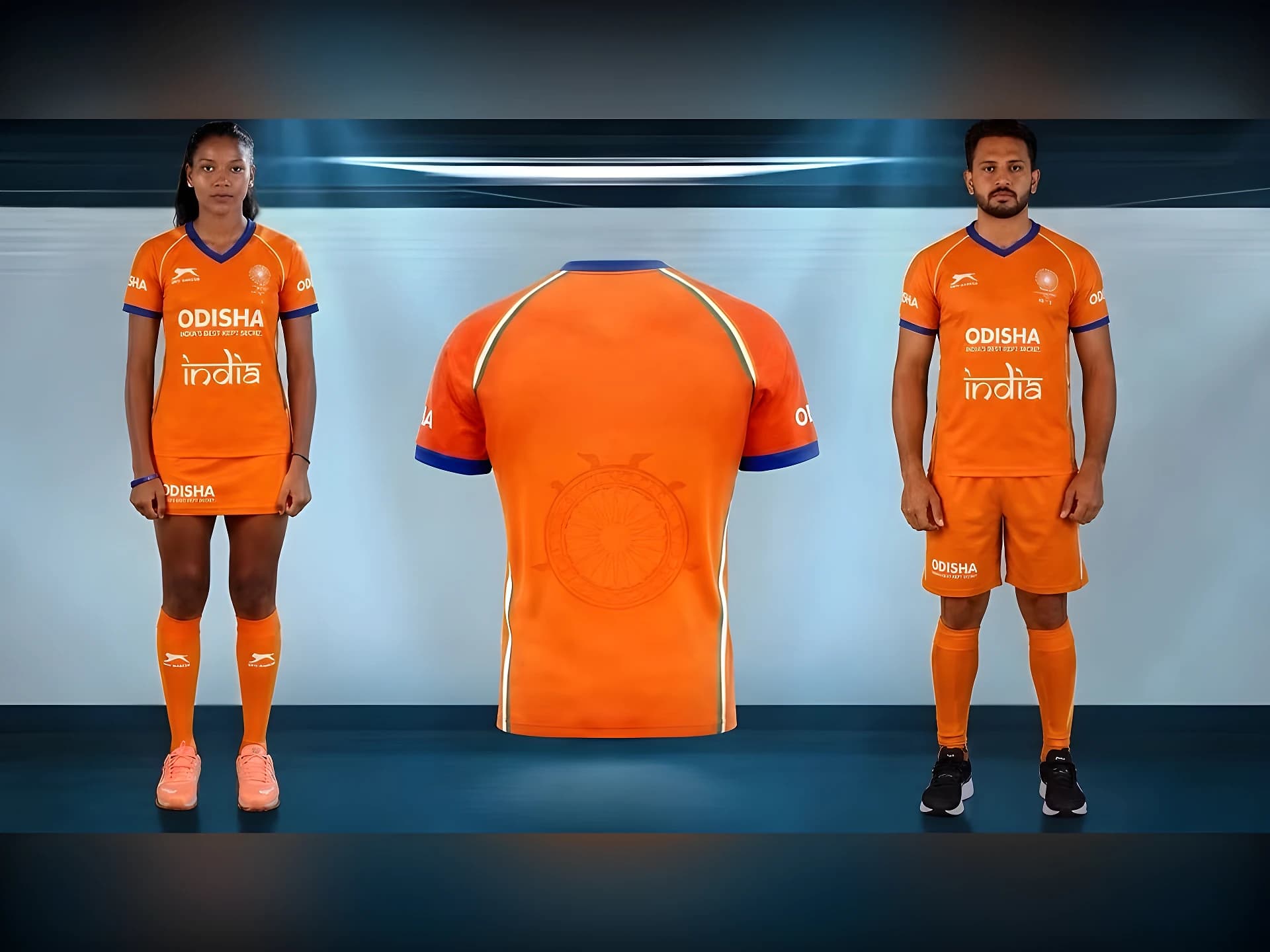 హాకీ జట్టుకు కాషాయ రంగు జెర్సీ..విపక్షాల మండిపాటు