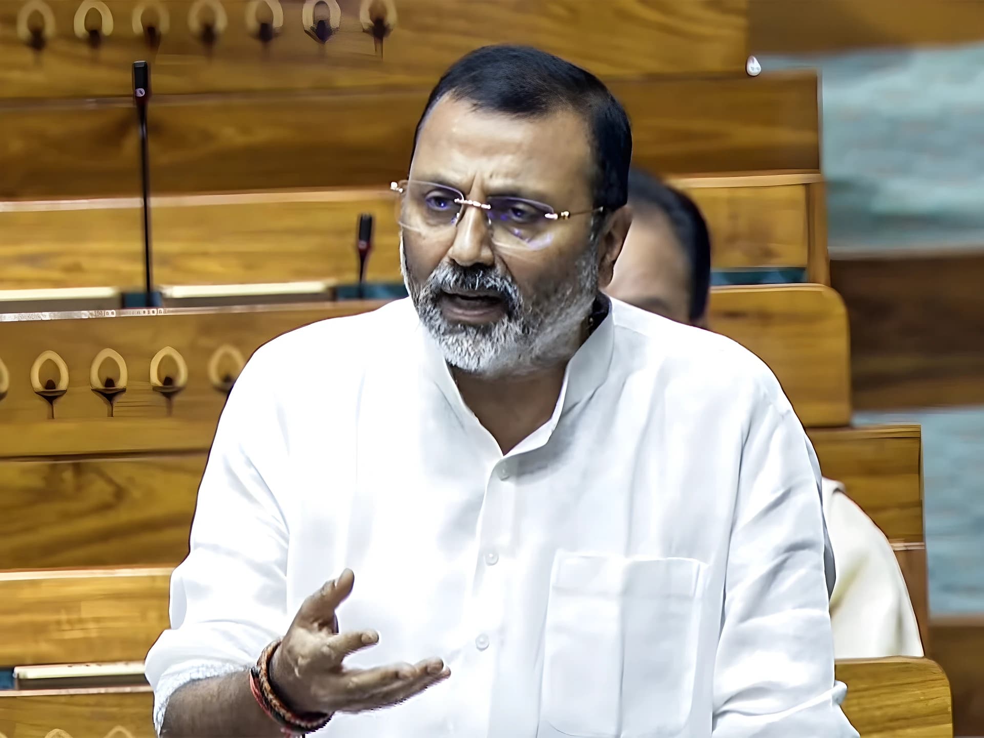 "రాహుల్ చెప్పిందే చెప్పాలి!": BJP MP