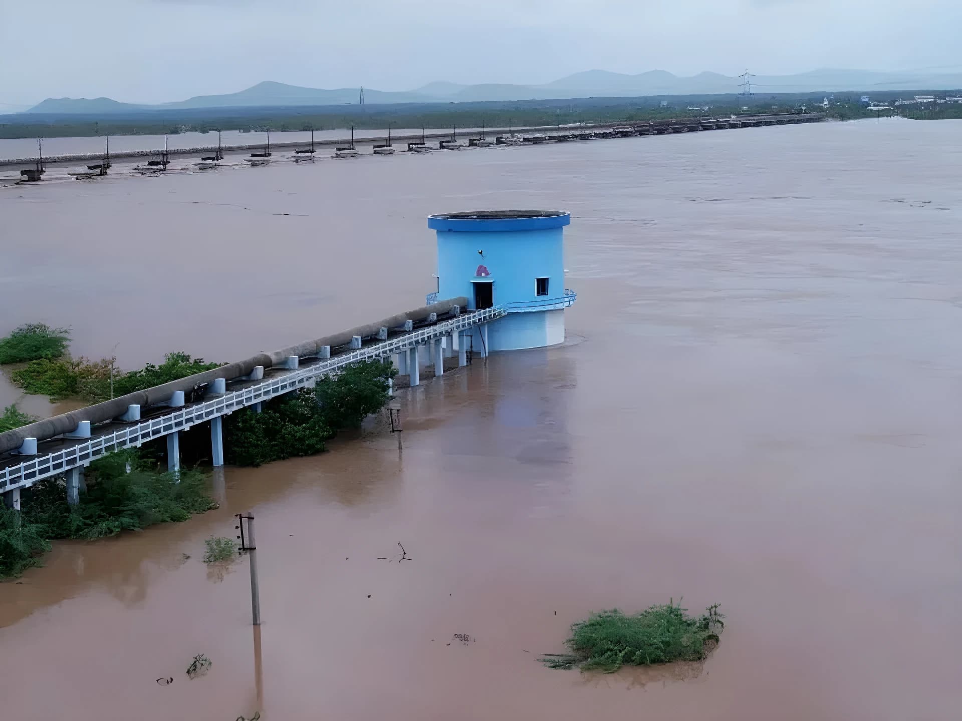 పెరిగిన వరద ఉద్ధృతి.. భద్రాచలంలో హైఅలర్ట్