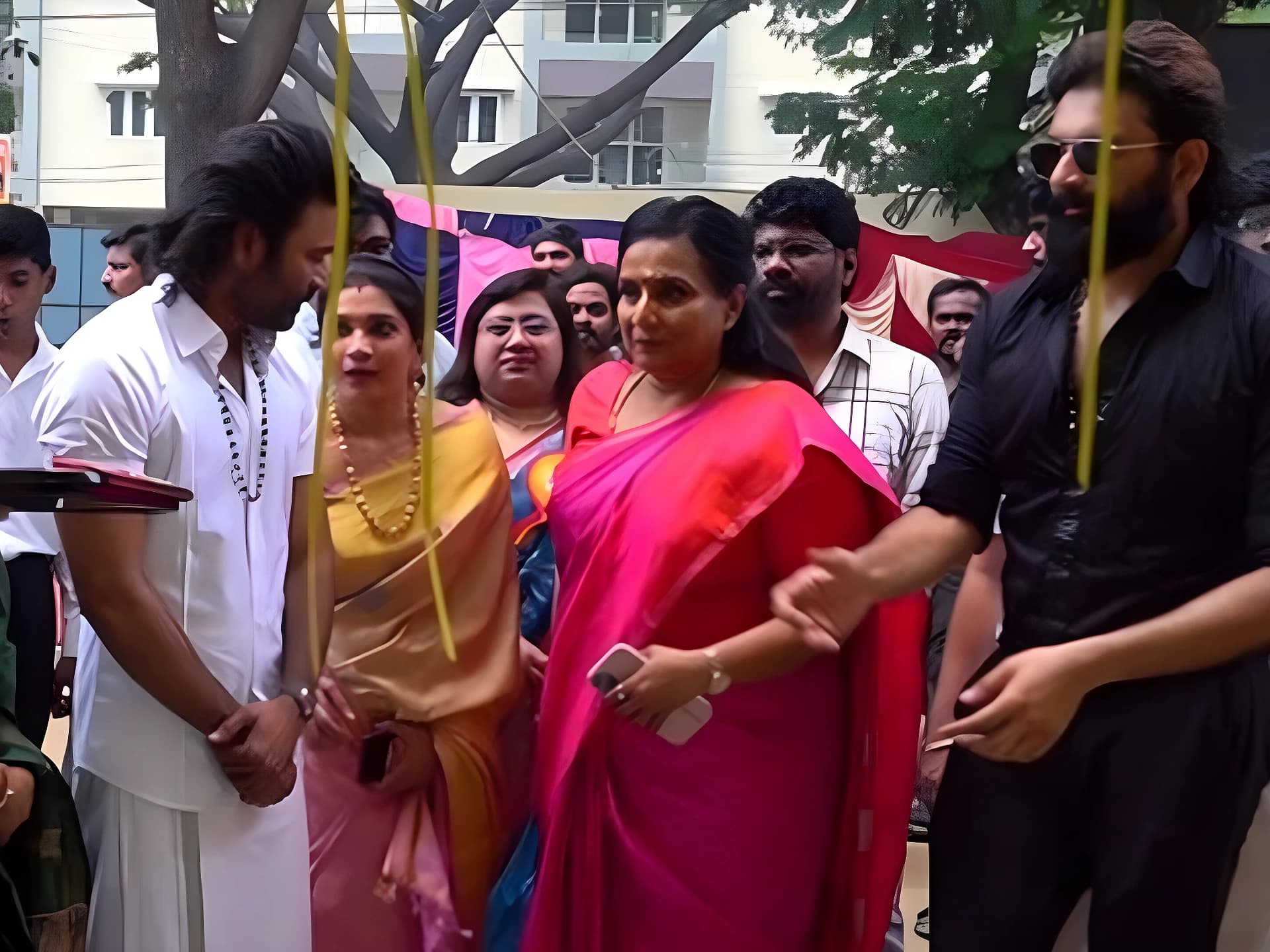 తను చదివిన స్కూల్కే గ్రాండ్ గిఫ్ట్- ధనుష్