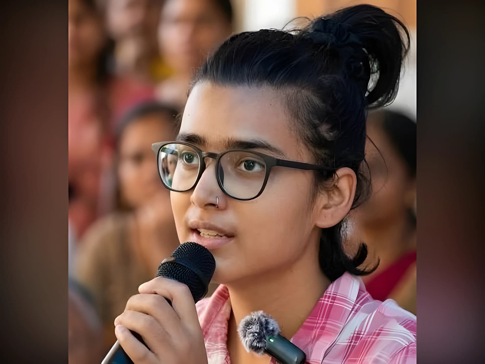లీడర్గా మారిన స్టూడెంట్!