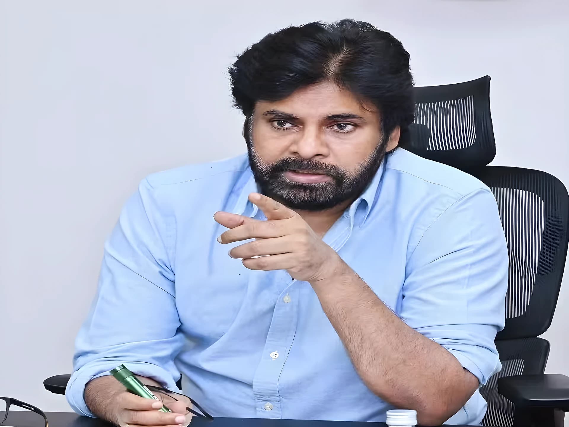 సంప్రదాయ కళలకు ఊతం: పవన్ కల్యాణ్