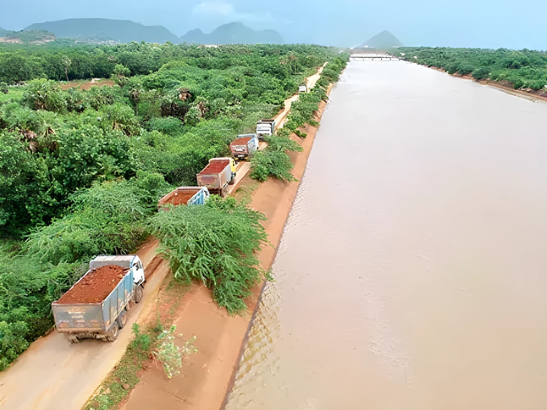 పోలవరం కాలువలో బాలుడు గల్లంతు