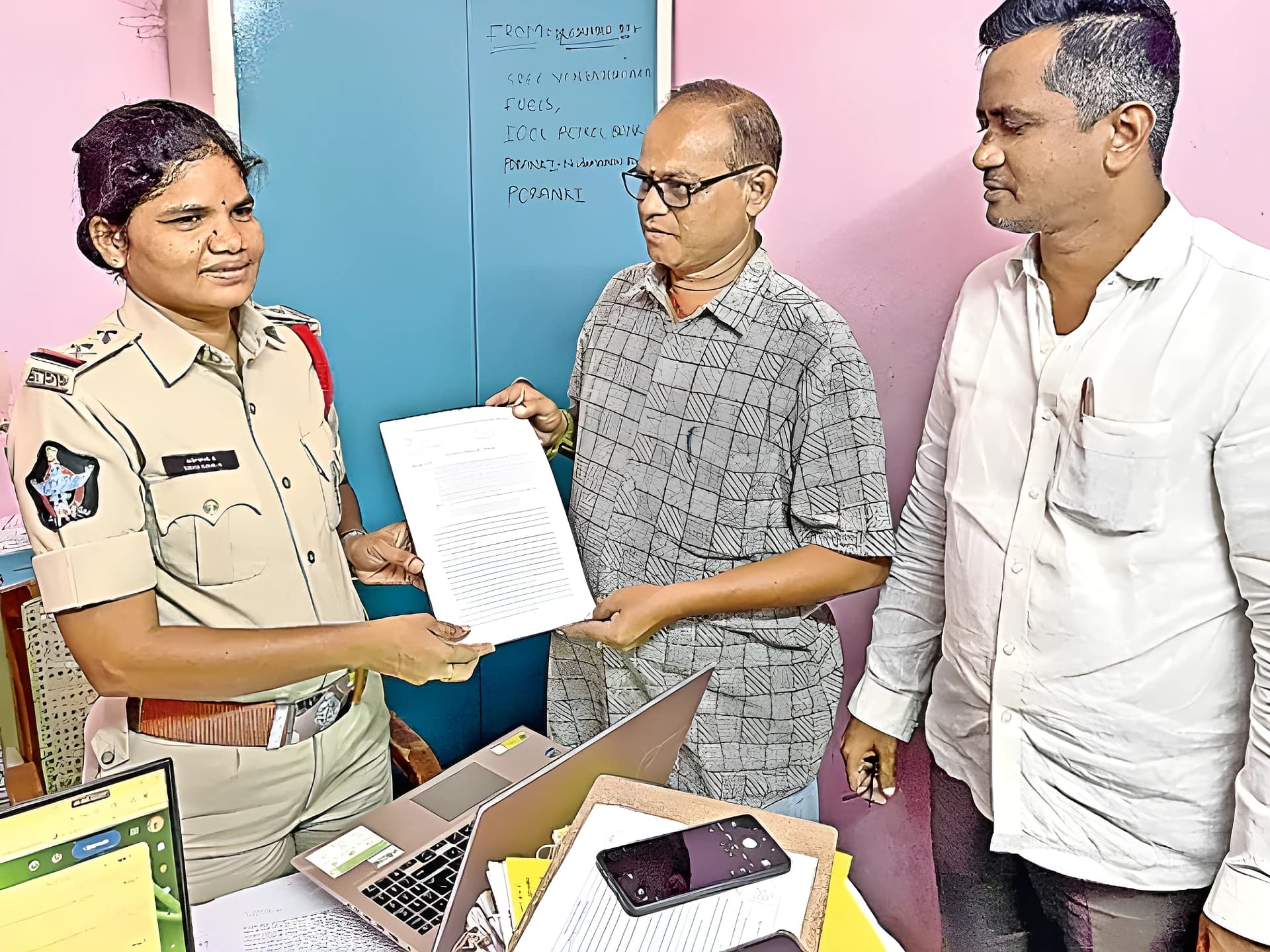 పింఛన్ కోసం బతికున్న భర్తను చంపేసింది