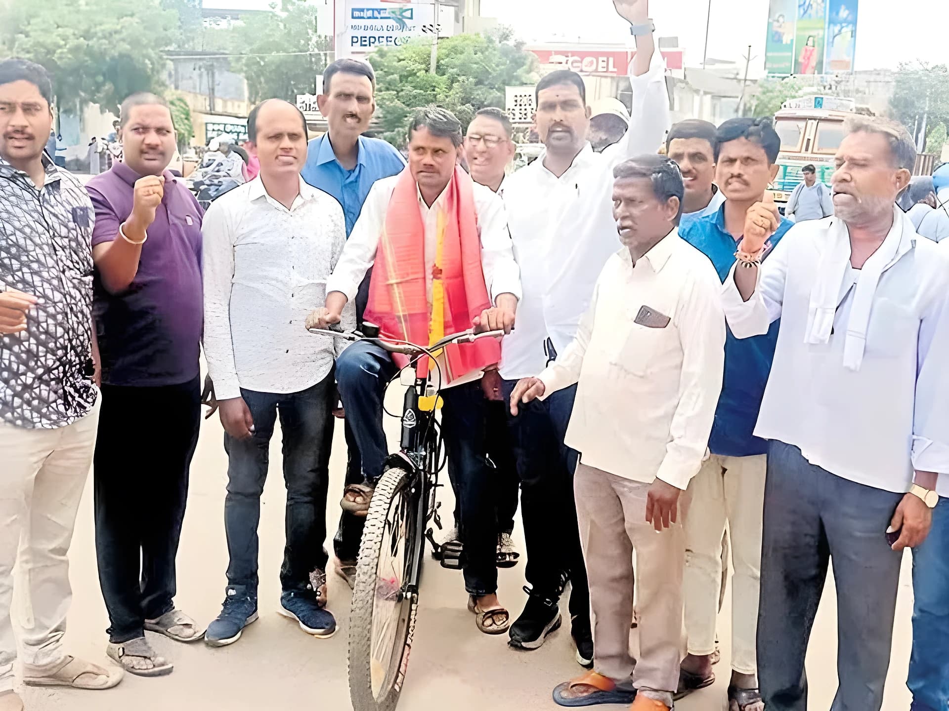 BCలకు ఇచ్చిన మాట నిలబెట్టుకోవాలి: శ్రీనివాస్