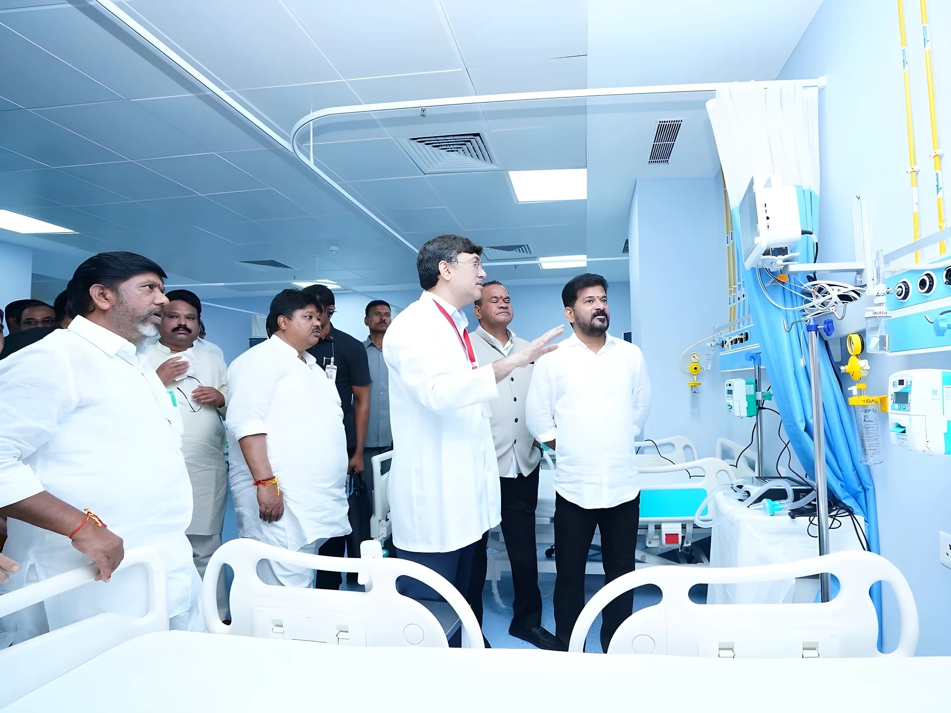 ప్రభుత్వ ఆస్పత్రుల్లో కార్పొరేట్ సేవలు: రేవంత్ రెడ్డి
